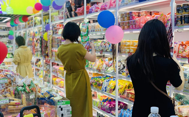 如何在市場發展競爭中不斷突破，怡佳仁零食店品牌線上線下協同進步