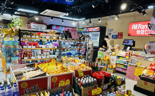 讓零食店加盟商無后顧之憂，怡佳仁品牌實力支撐