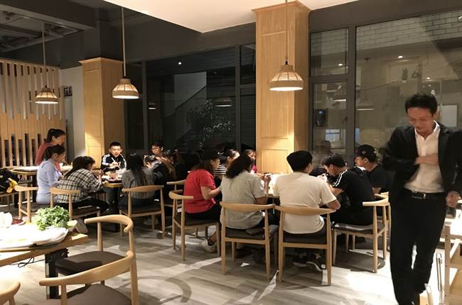 火鍋店桌椅擺放與營業額的關系你知道嗎？