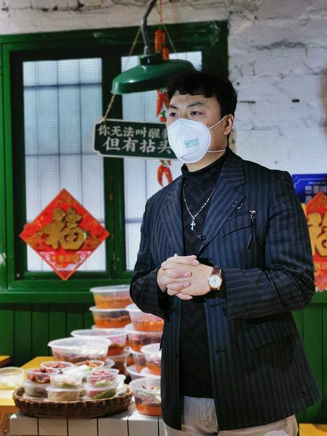 疫情期間，有拈頭成都市井火鍋?zhàn)越ㄐ〕绦蛟仆赓u(mài)