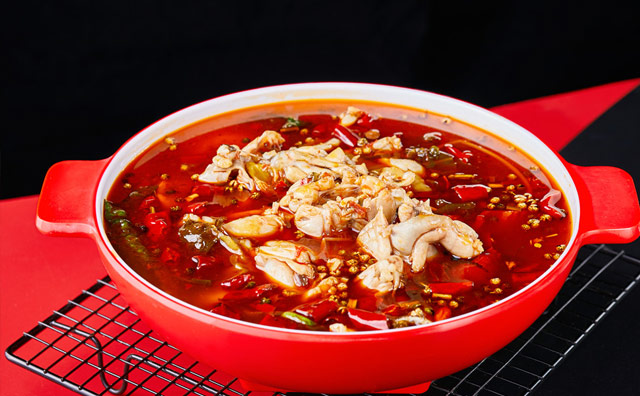 老黃記丁丁美蛙魚(yú)頭自助魚(yú)火鍋，味鮮美味，營(yíng)養(yǎng)豐富