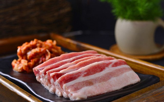 烤肉店生意怎么樣，現(xiàn)在開還合適嗎？