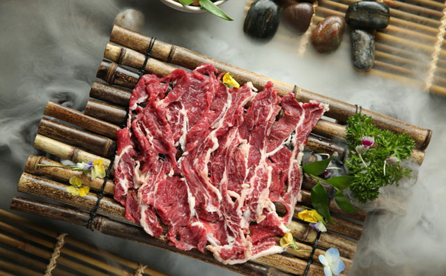 創業開一家牛肉飯店，選擇單打獨斗還是加盟