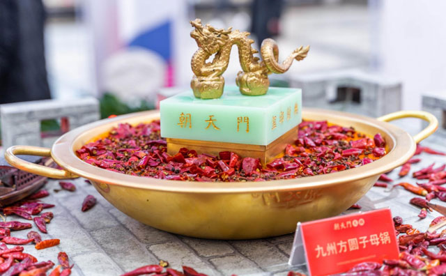 吃火鍋會讓人心情變好，原來是有科學依據的！