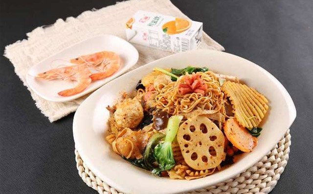 上班好還是開(kāi)麻辣拌店好