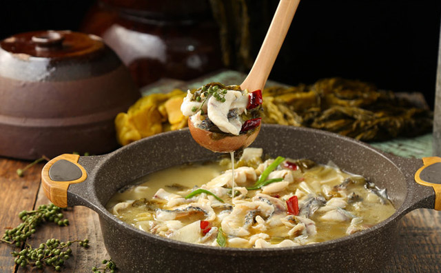 創(chuàng)業(yè)小白想投資做餐飲生意，選擇酸菜魚(yú)項(xiàng)目怎么樣