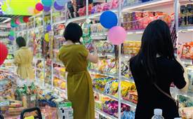 如何在市場發展競爭中不斷突破，怡佳仁零食店品牌線上線下協同進步