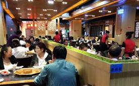 門店數量急劇縮減，“地攤火鍋”過時了？