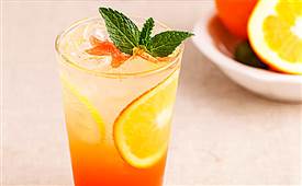 果汁飲品店加盟掙錢嗎？一杯西瓜汁利潤多少？